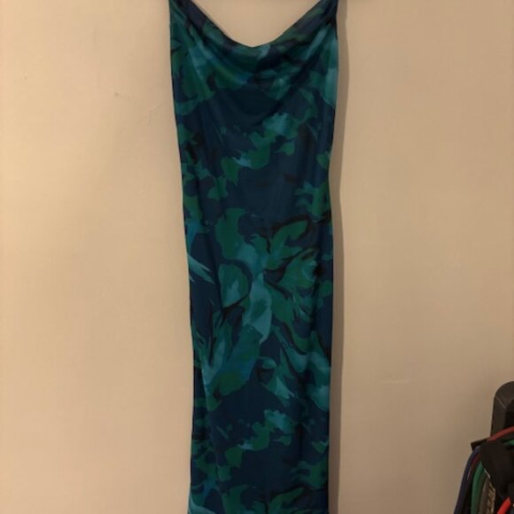 Pretty Garden size medium green and blue bodycon dress - Picture 2 of 4